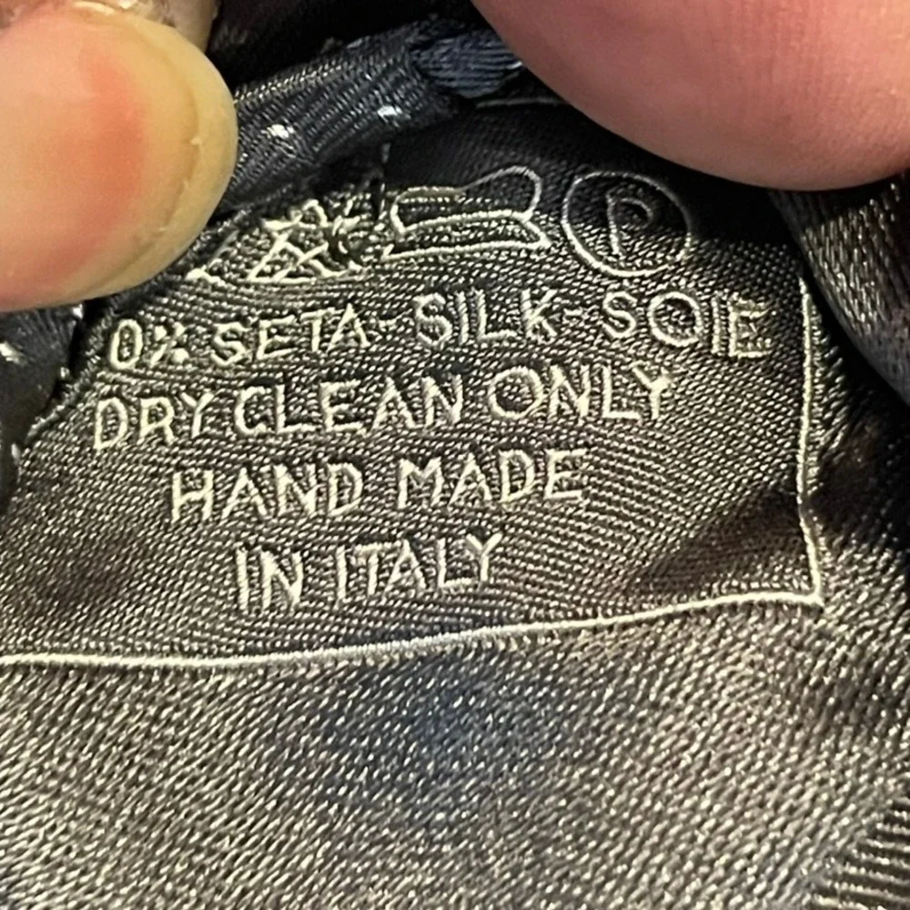 Brioni Silk Necktie Mens Gray Polka Dot Formal Quiet Luxury Handmade Italy 3.5